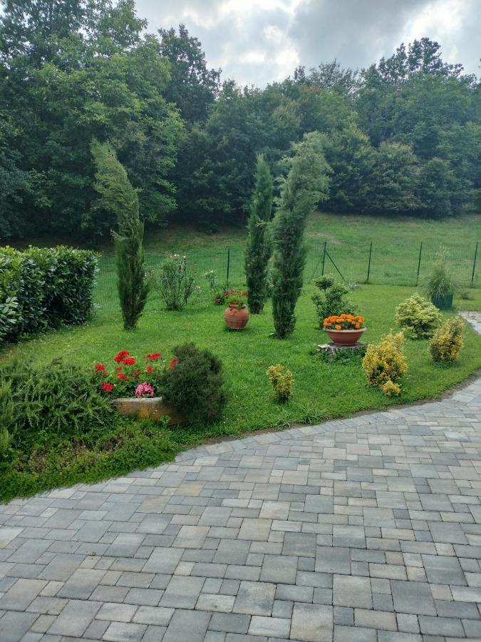 Casa Relax Immersa Nel Verde Della Natura Casalborgone Exterior foto