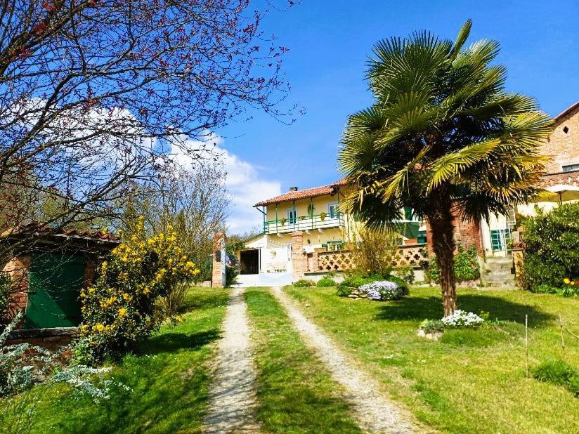 Casa Relax Immersa Nel Verde Della Natura Casalborgone Exterior foto